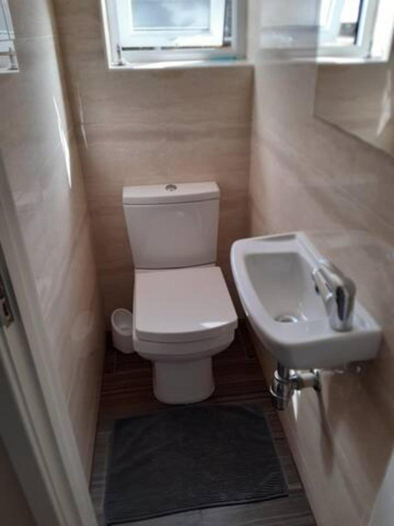 Double In Attractive Modern Victorian House *